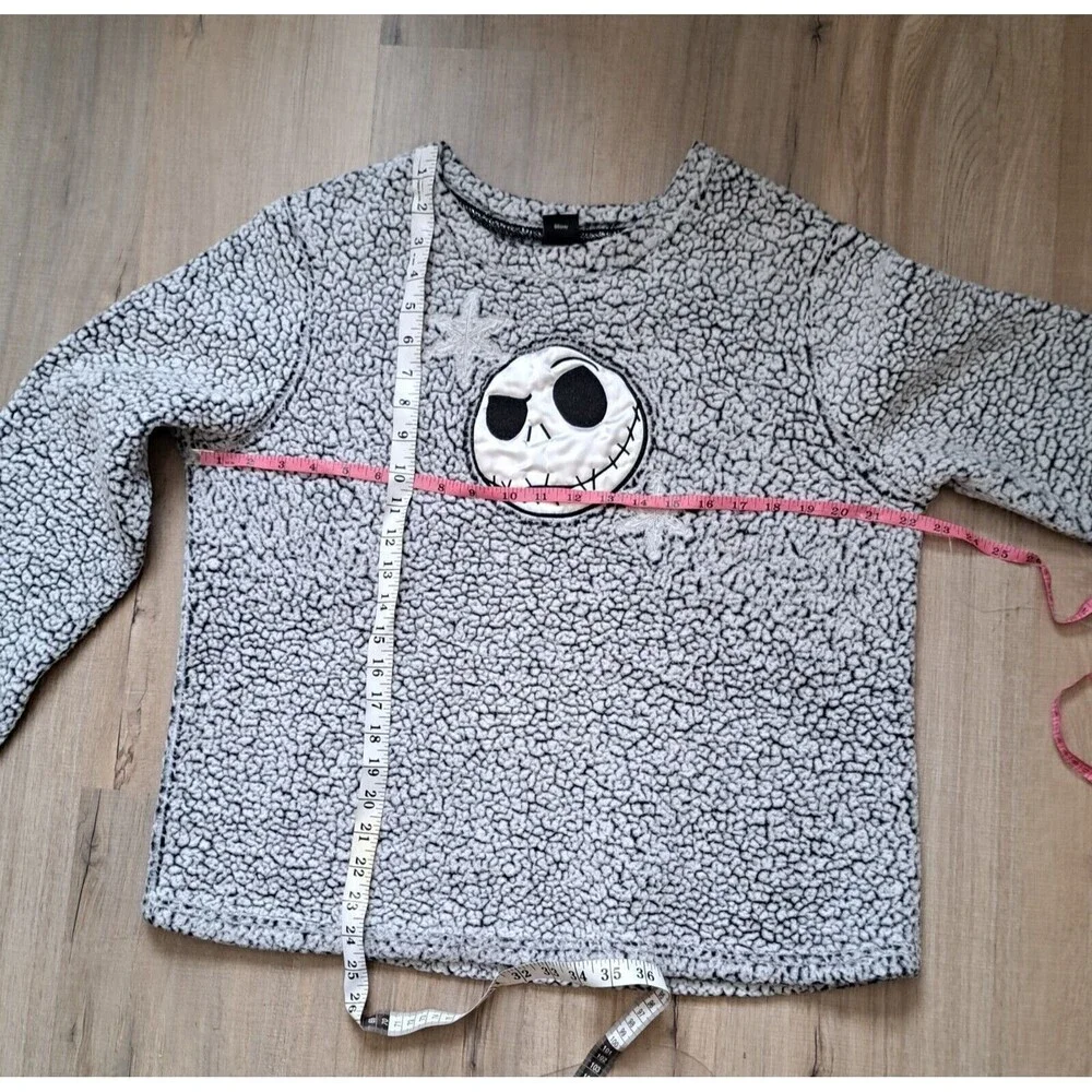 Nightmare before Christmas Gray Sweatshirt Size Youth Large Sleepwear Faux Fur